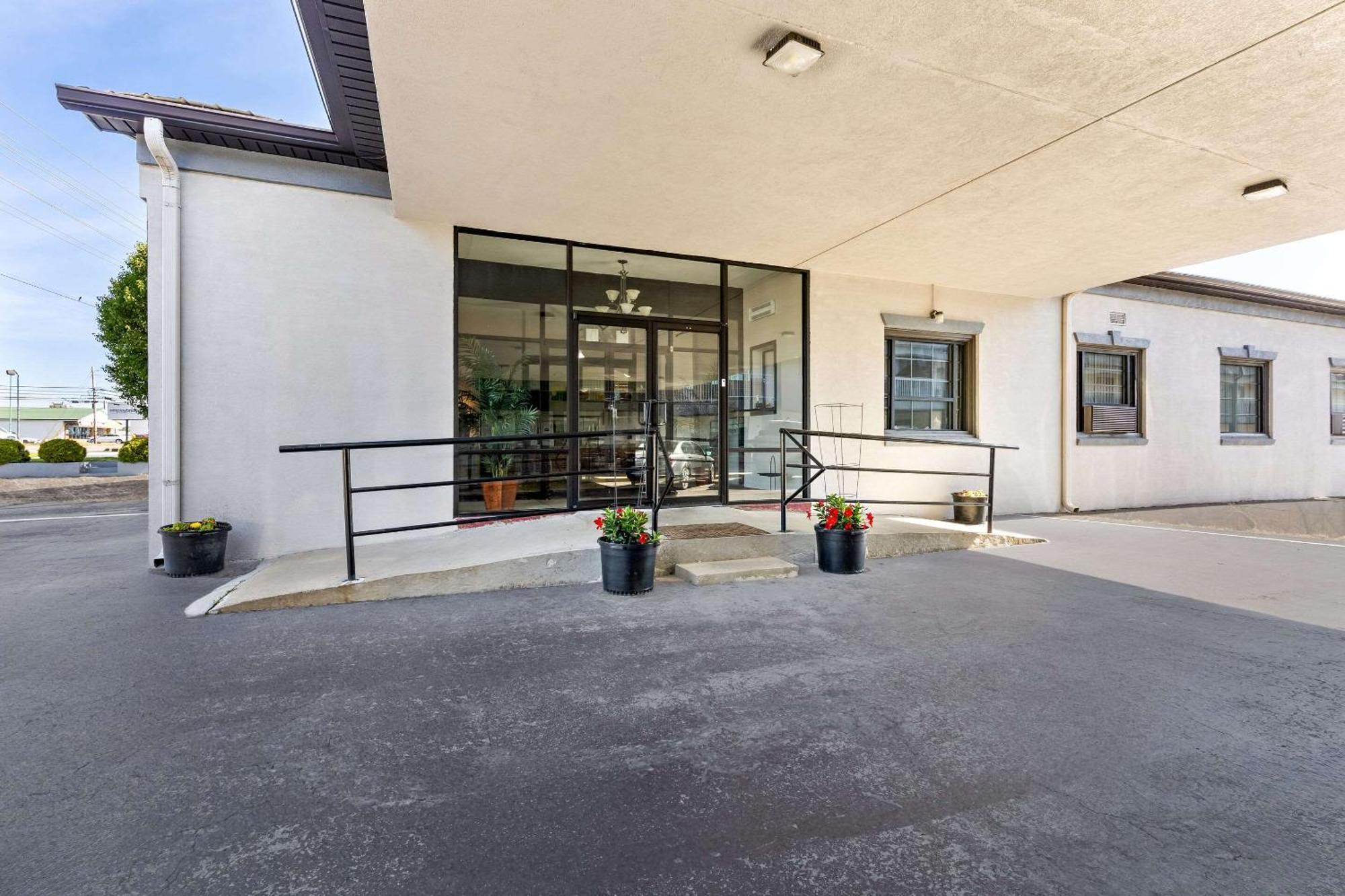Quality Inn Lawrenceburg Esterno foto
